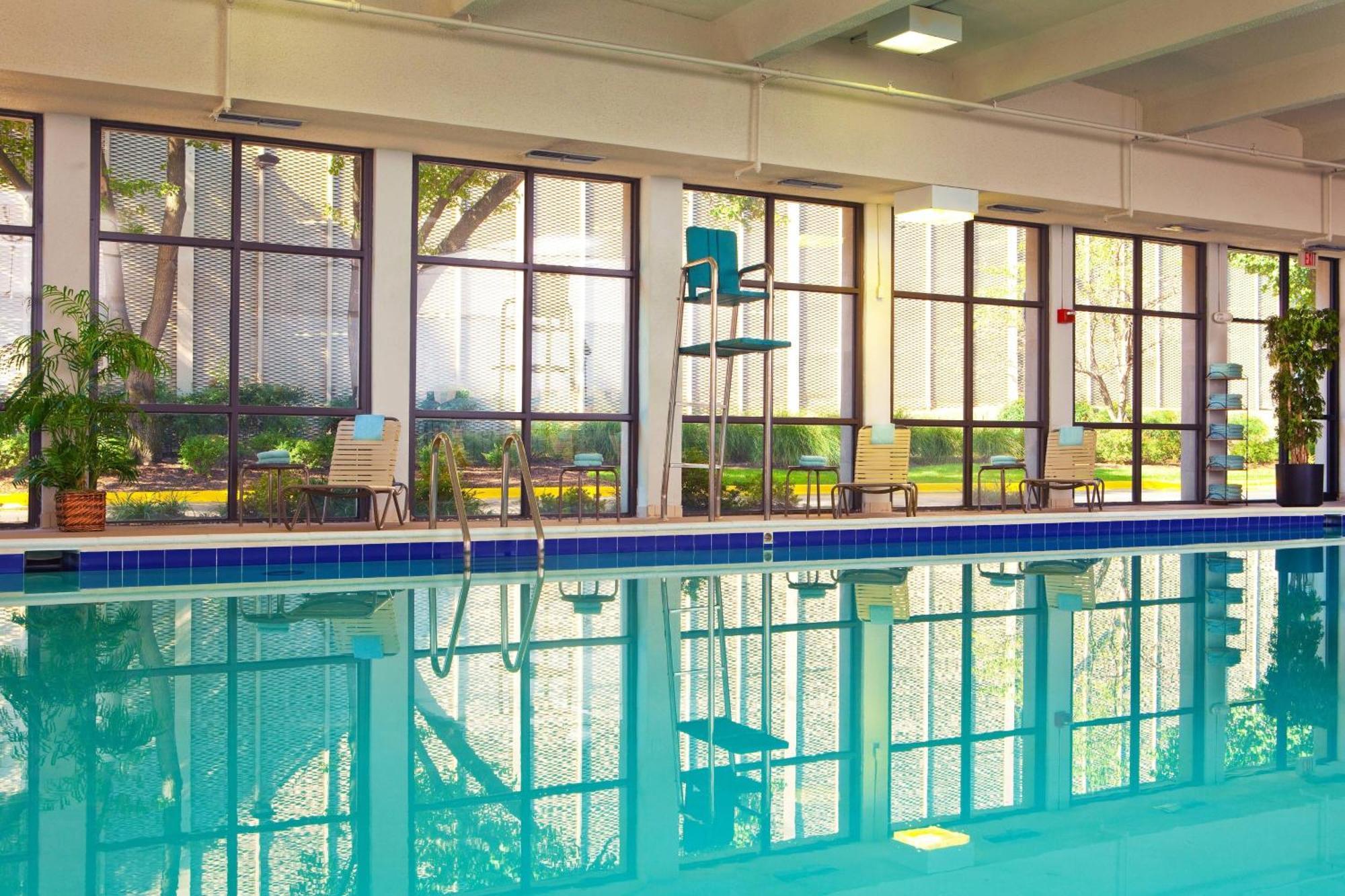 Отель Courtyard By Marriott Alexandria Pentagon South Экстерьер фото